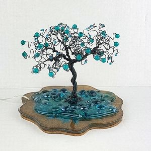 Hanna's SunTrees wire art trees.